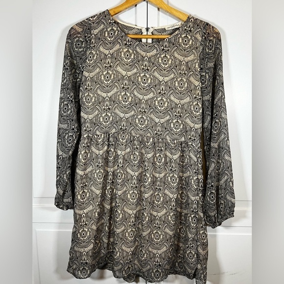 Abercrombie & Fitch Dresses & Skirts - Abercrombie & Fitch | Long‎ Sleeve | Floral | Dress | Cream/Black | Lace | Sz S